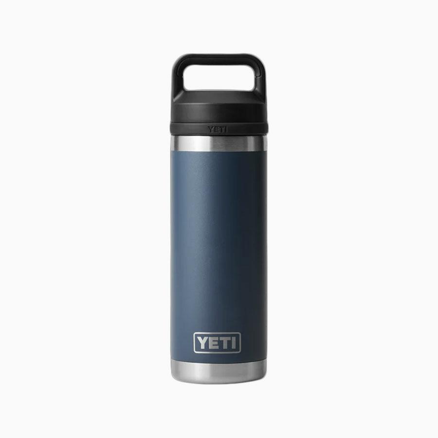 RAMBLER 18OZ BOTTLE ! NAVY W/ CHUG CAP