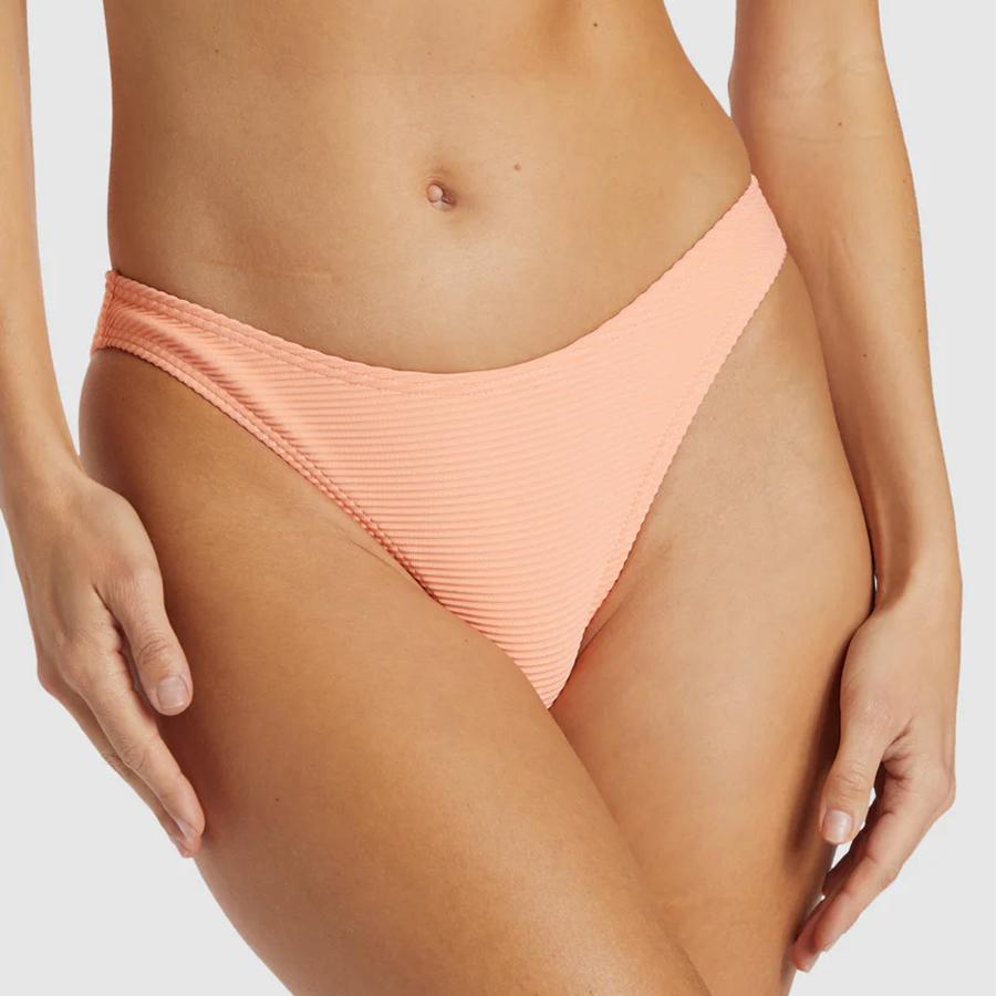 TANLINES HIKE PEACH TART
