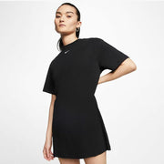 SPORTSWEAR ESSENTIAL BLACK/WHITE