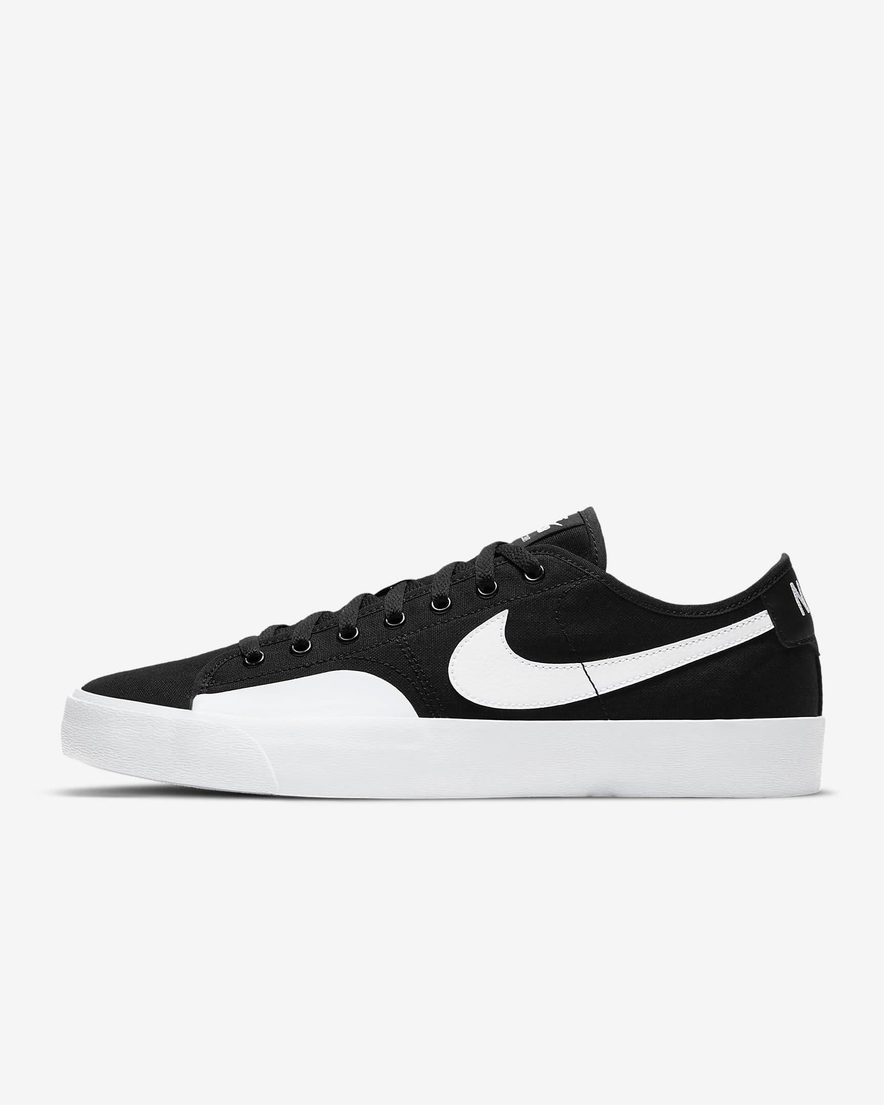 SB BLAZER COURT BLACK/WHITE-BLACK-GU