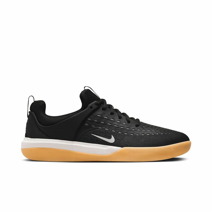 SB ZOOM NYJAH 3 BLACK/WHITE-BLACK-WH