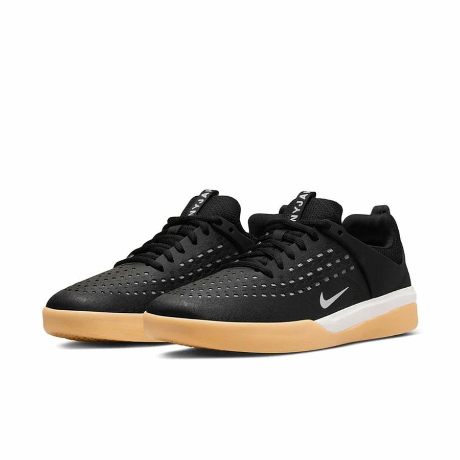SB ZOOM NYJAH 3 BLACK/WHITE-BLACK-WH