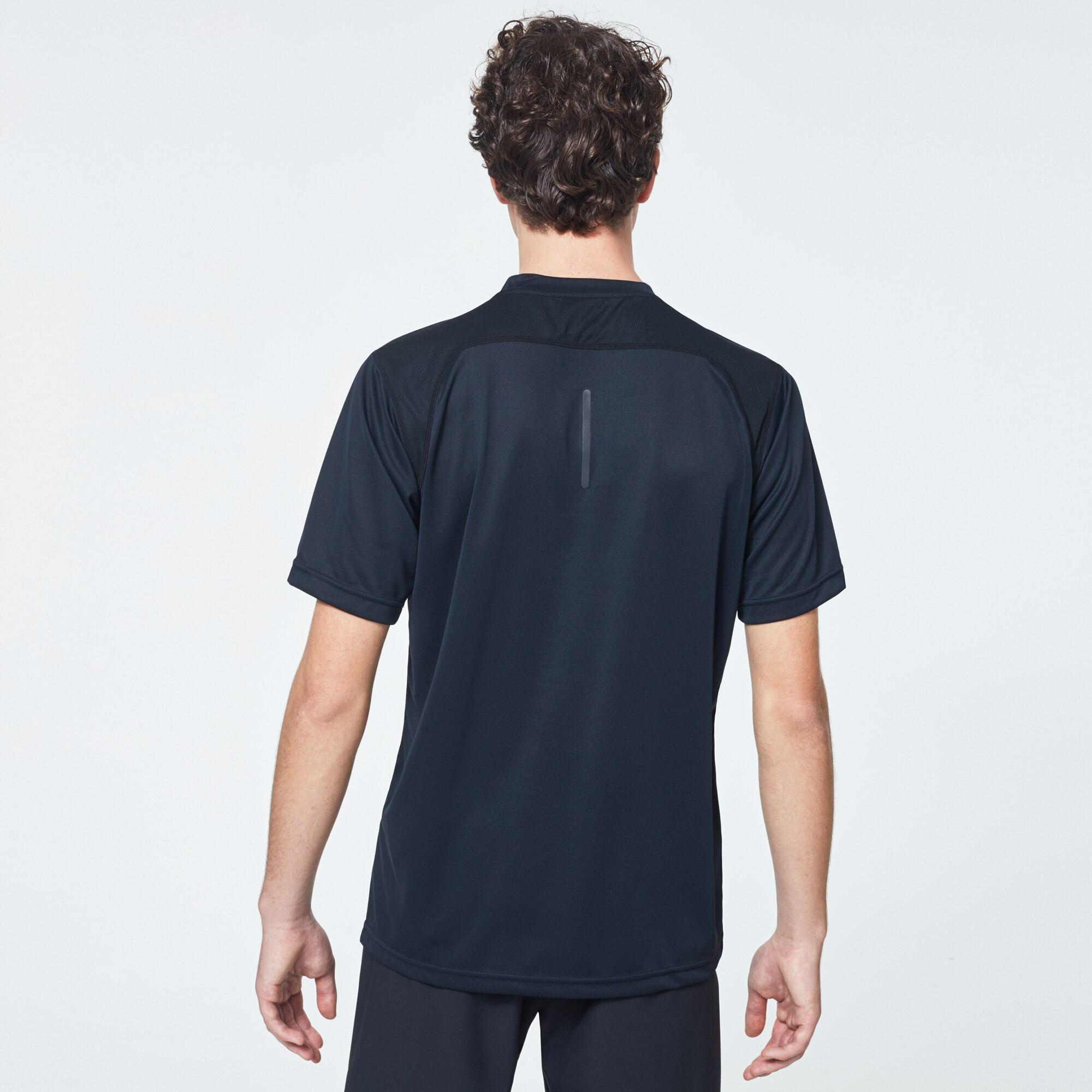 FOUNDATIONAL TRAIN SS TEE BLACKOUT