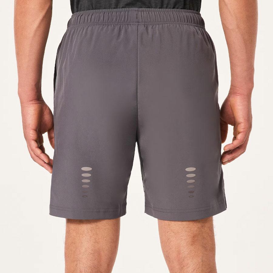 FOUNDATIONAL 7 SHORT 3. UNIFORM GREY