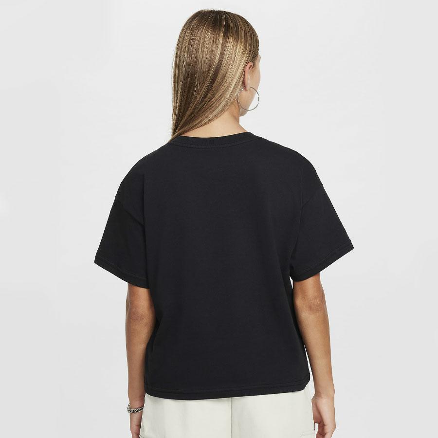 SPORTSWEAR ESSENTIAL TEE BLACK