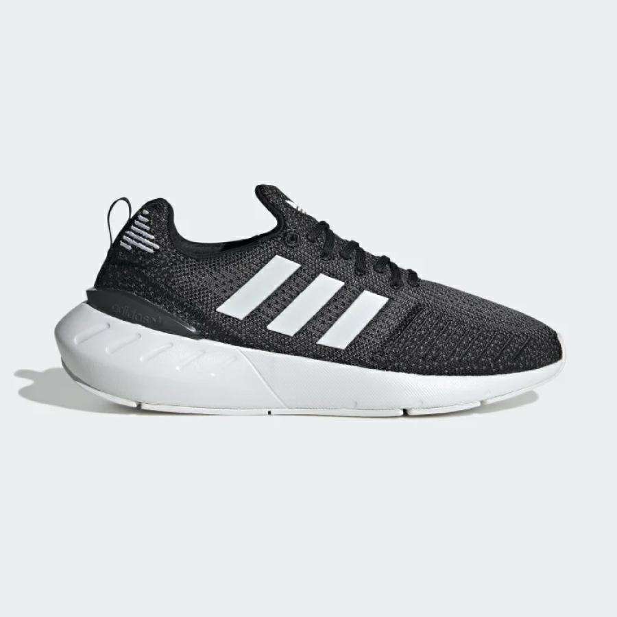SWIFT RUN 22 W CBLACK/FTWWHT/GREFIV