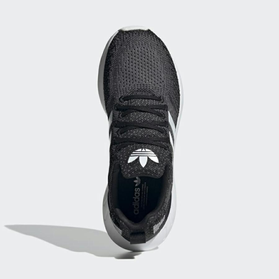 SWIFT RUN 22 W CBLACK/FTWWHT/GREFIV