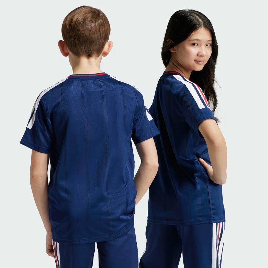 J NP TEE TENABL/WHITE/BETSCA