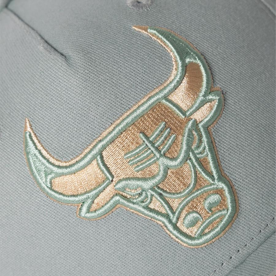 SEASONAL CORE BULL GREEN