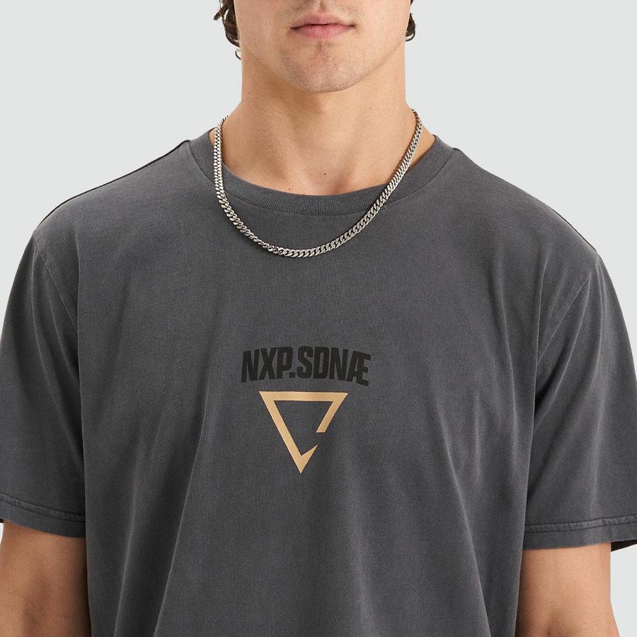 VULTURE CAPE BACK TEE PIGMENT ASPHALT