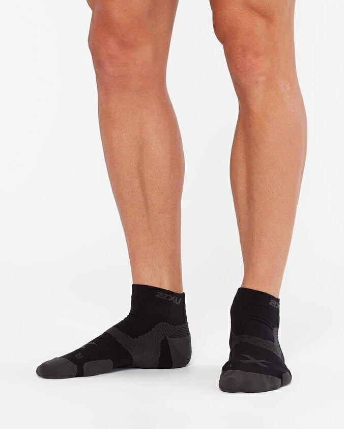 2XU 1/4 CREW CUSHION BLACK/TITANIUM