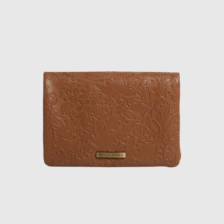 SWEET MYSTIC EMBOSSED WAL LIGHT TAN