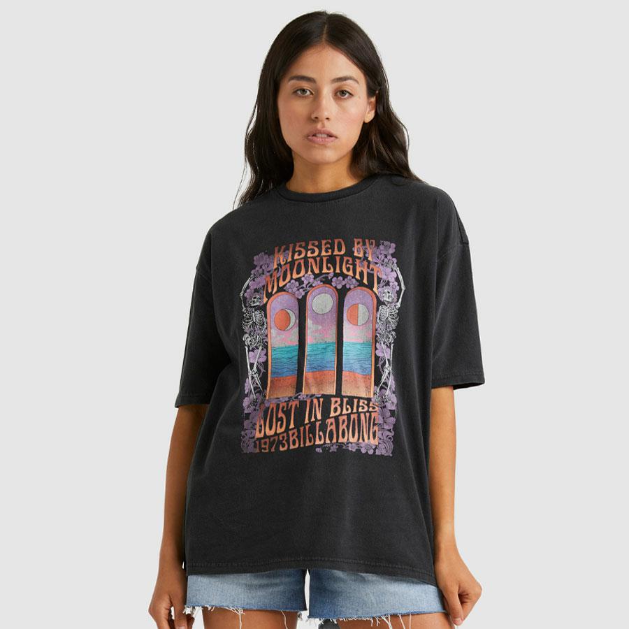 KISSED BY MOONLIGHT TEE OFF BLACK