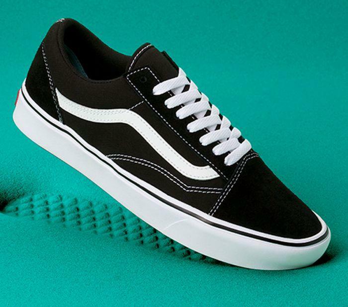 COMFYCUSH OLD SKOOL BLK/WHT