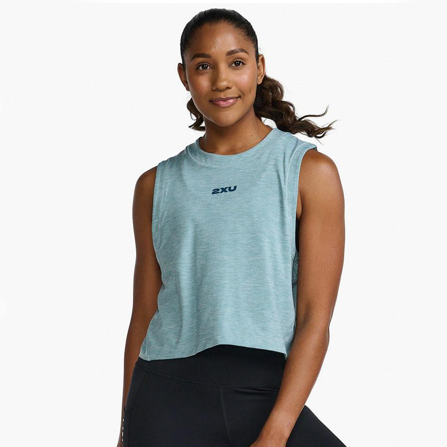 MOTION CROP TANK CHAMBRAY/MOONLIGHT